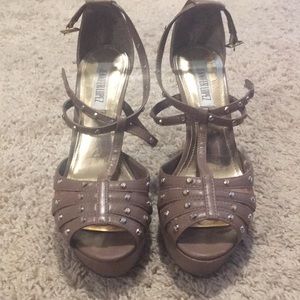 Jennifer Lopez platform heels. Size 8